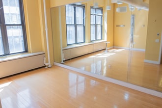 9 E 38th St, New York, NY for lease Interior Photo- Image 1 of 3
