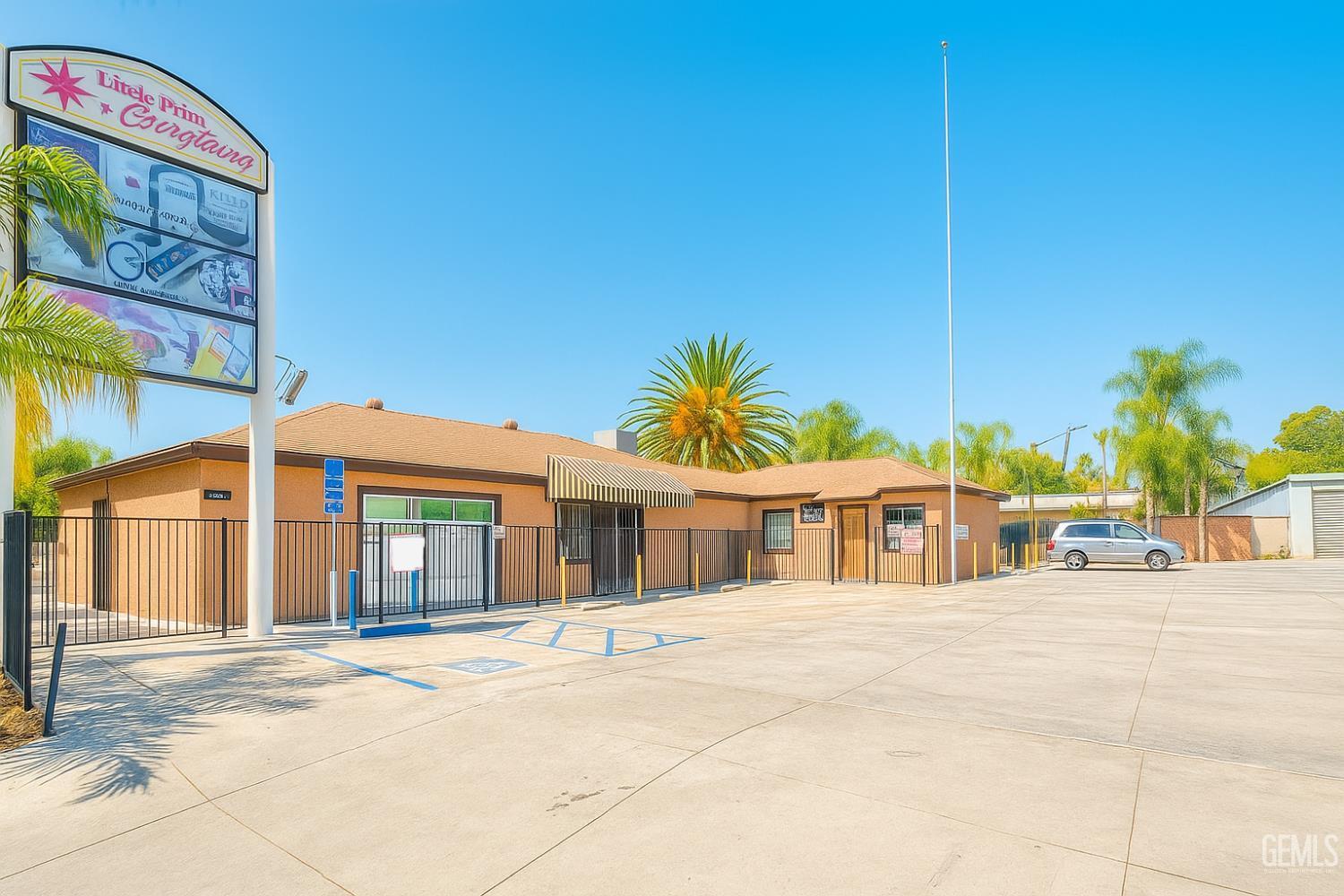 306-308 Roberts Ln, Bakersfield, CA for sale Primary Photo- Image 1 of 71