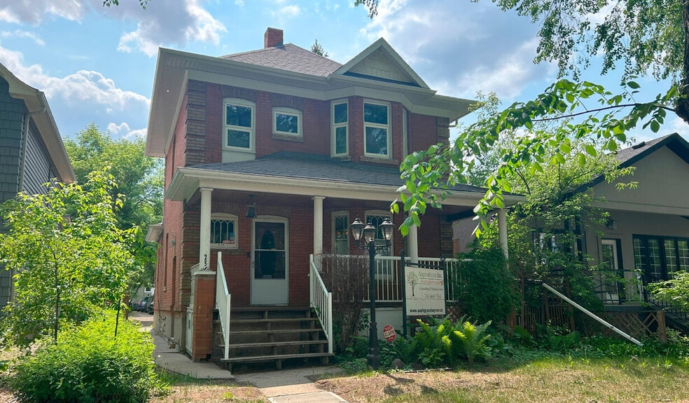 9853 90 Av NW, Edmonton, AB for sale - Building Photo - Image 2 of 2