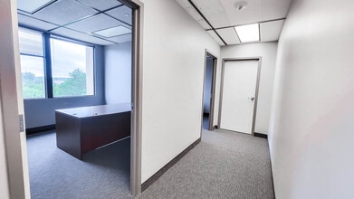 10000 Highway 55, Plymouth, MN for lease Interior Photo- Image 1 of 9