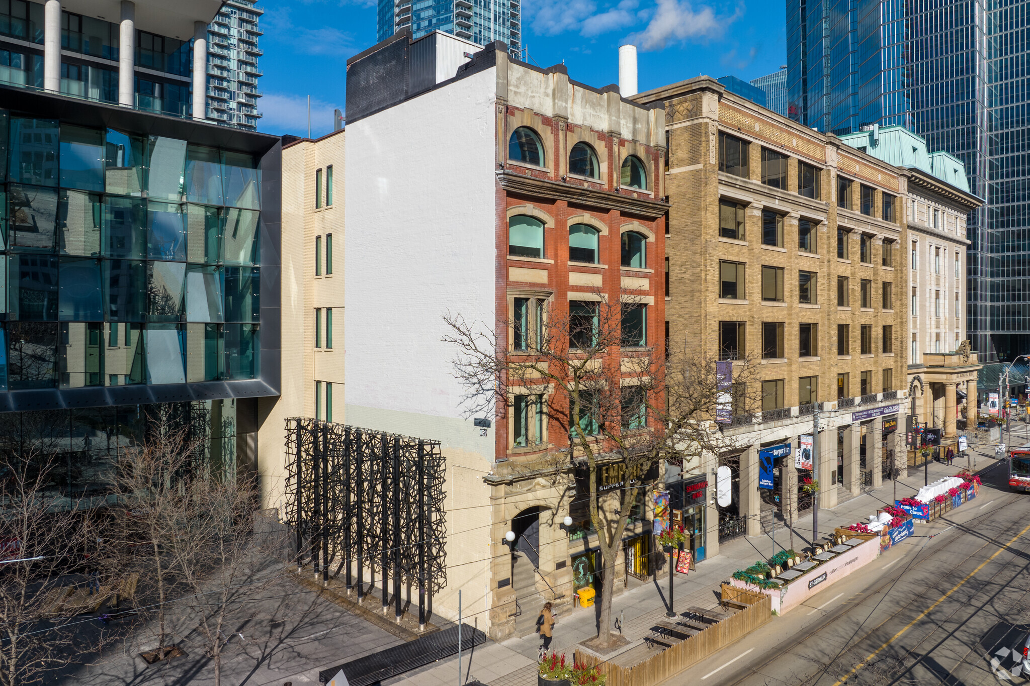 220 King St W, Toronto, ON for lease Primary Photo- Image 1 of 5