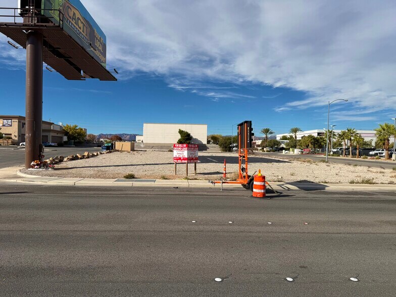 6225 S Decatur Blvd, Las Vegas, NV à louer - Photo du bâtiment - Image 2 de 7