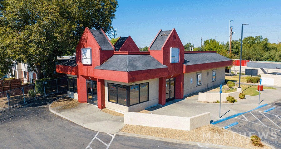 1001 Howe Ave, Sacramento, CA à louer - Photo du bâtiment - Image 2 de 8
