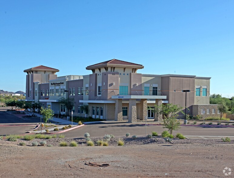 525 S Watson Rd, Buckeye, AZ à louer - Photo du bâtiment - Image 1 de 3