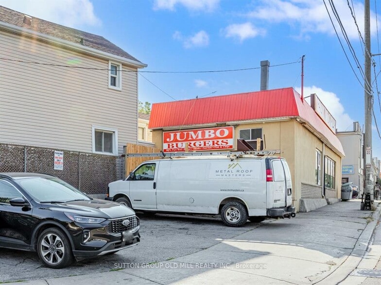 685 Runnymede Rd, Toronto, ON for sale - Building Photo - Image 2 of 5