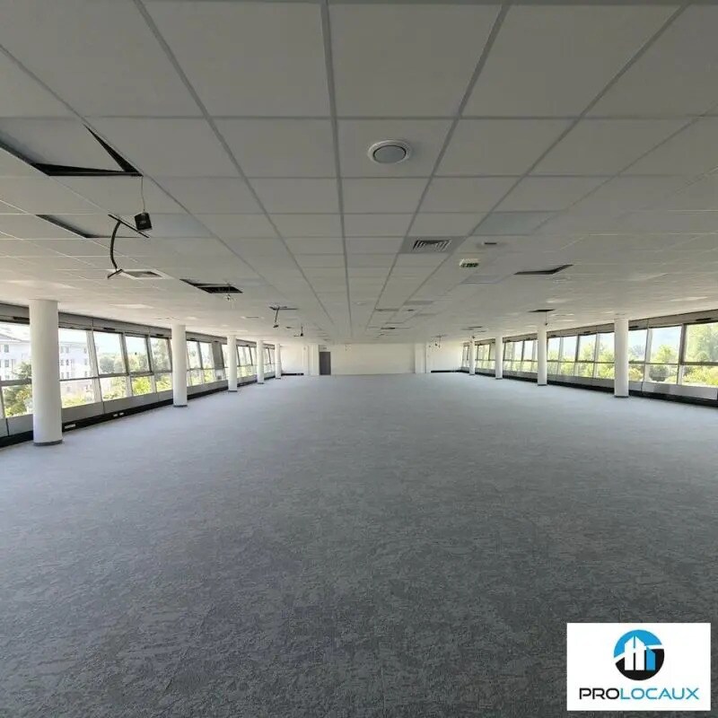 Office in Montbonnot-Saint-Martin for lease Building Photo- Image 1 of 25