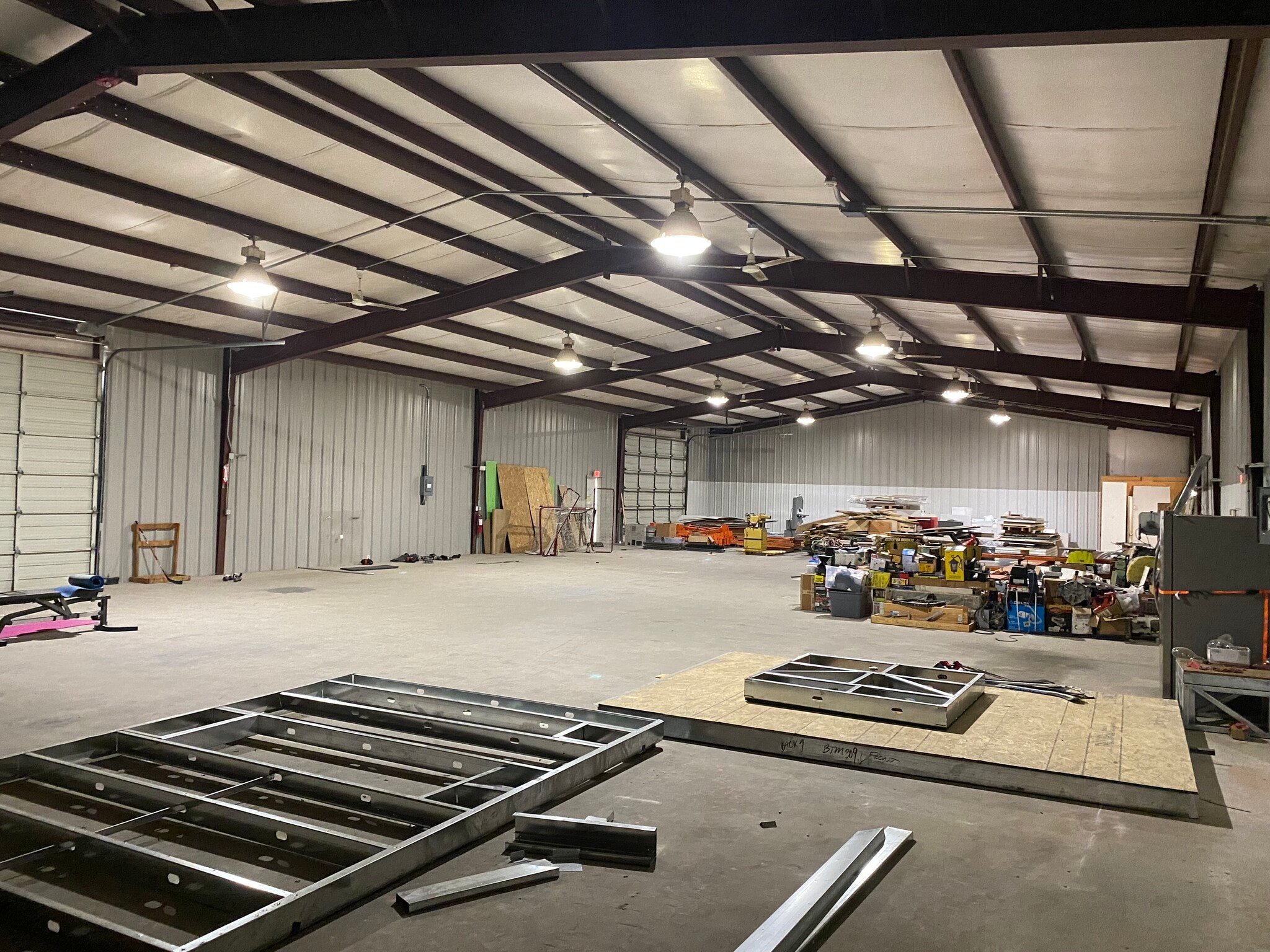 900 Utility Rd, Sanger, TX for lease Interior Photo- Image 1 of 28