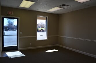 125-8-16 E Jackson Blvd, Jonesborough, TN for lease Interior Photo- Image 1 of 4