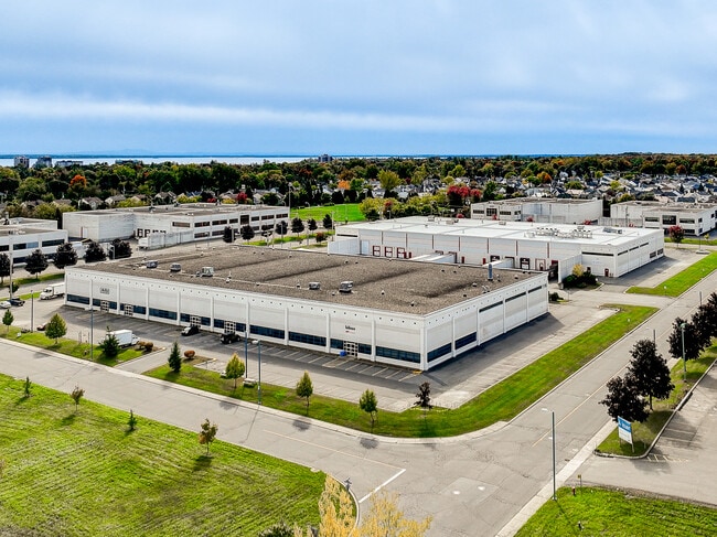 Plus de détails pour 100-190 Av Voyageur, Pointe-claire, QC - Industriel à louer