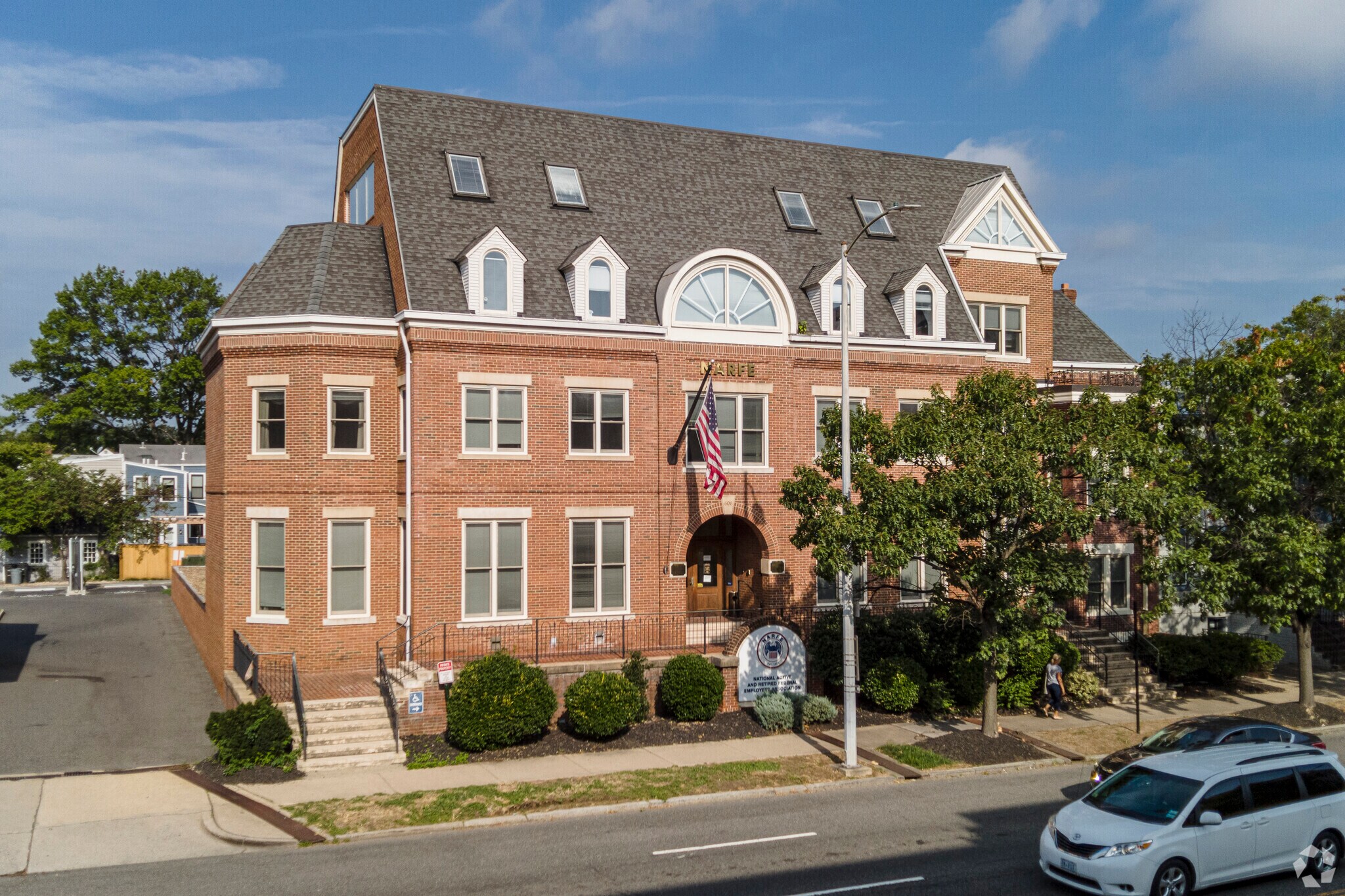 606 N Washington St, Alexandria, VA à vendre Photo principale- Image 1 de 9