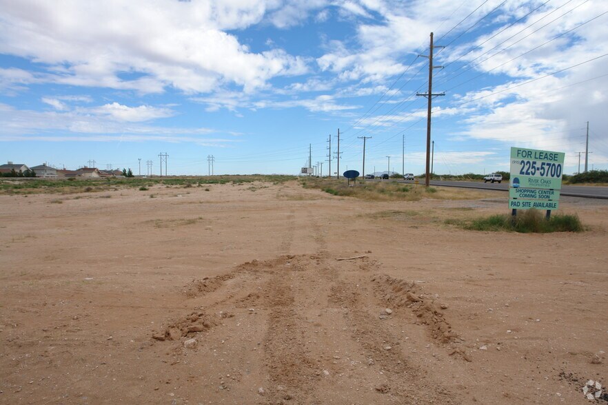 2301 N Zaragoza Rd A, El Paso, TX à louer - Photo du bâtiment - Image 2 de 11