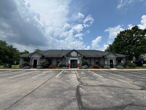 4332 S Cleveland Massillon Rd, Norton, OH for lease Interior Photo- Image 1 of 10