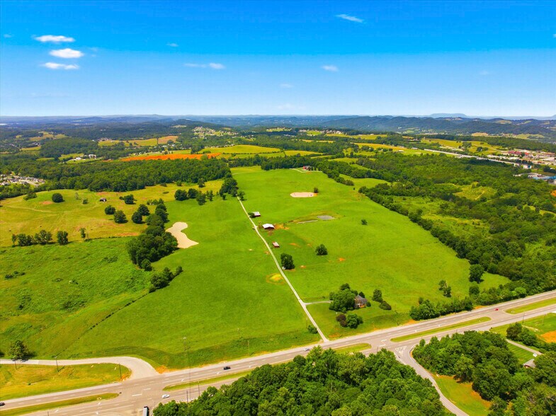 789 TN-92, Dandridge, TN à vendre - Photo du bâtiment - Image 2 de 91