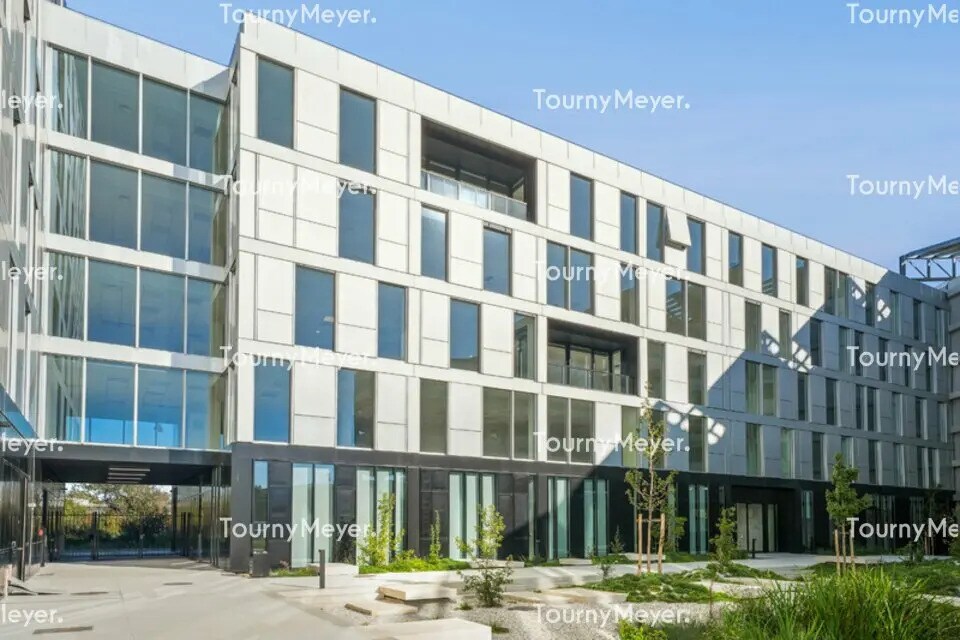 Office in Bordeaux for lease Building Photo- Image 1 of 8