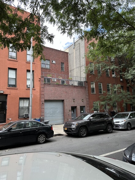 694 Sackett St, Brooklyn, NY for lease - Building Photo - Image 2 of 12