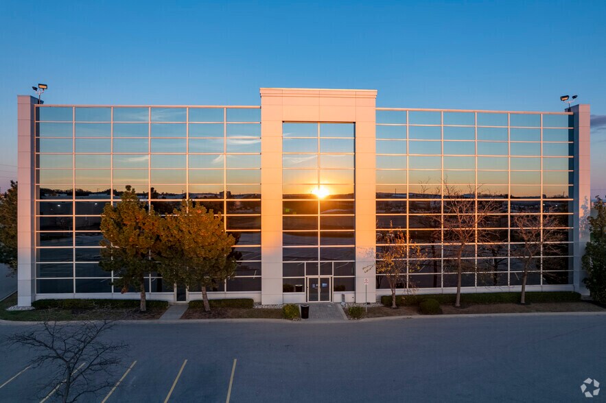 5515 N Service Rd, Burlington, ON à louer - Photo du bâtiment - Image 3 de 4