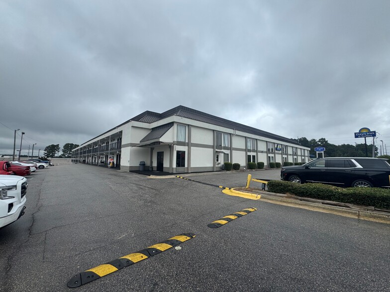 1720 Skibo Rd, Fayetteville, NC for sale - Building Photo - Image 2 of 2