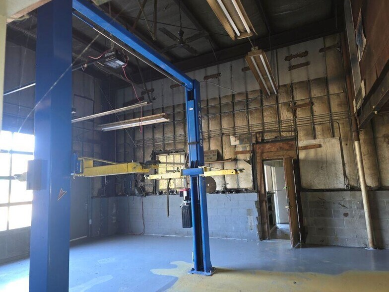 4192 Vt Route 106, Perkinsville, VT à vendre - Photo du bâtiment - Image 2 de 4