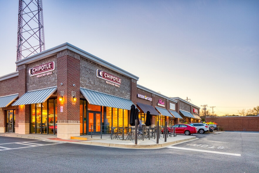 1815-1821 E Victory Dr, Savannah, GA for lease - Building Photo - Image 3 of 7