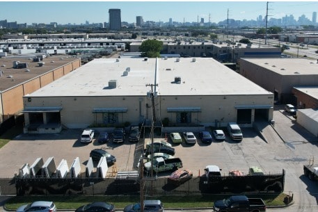 5020-5022 Sharp St, Dallas, TX for sale - Building Photo - Image 2 of 7