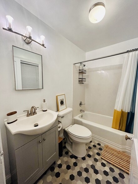 625 Alleghany Ave, Staunton, VA à vendre - Photo intérieure - Image 2 de 9
