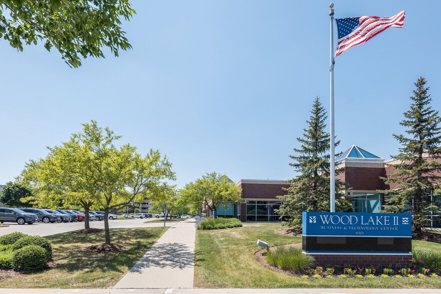 10101 Innovation Dr, Milwaukee, WI for lease - Building Photo - Image 2 of 6