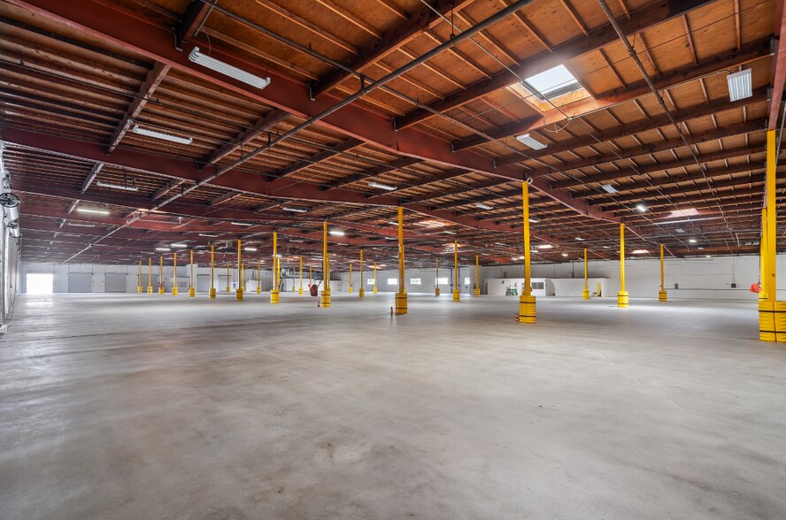 8640 Slauson Ave, Pico Rivera, CA à vendre - Photo du bâtiment - Image 2 de 14