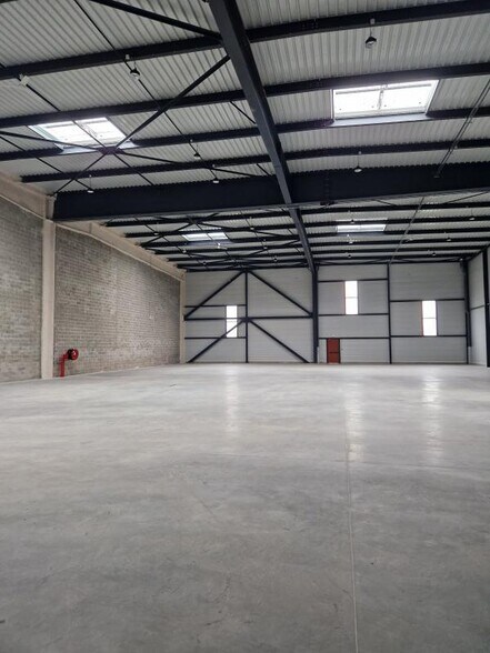 Flex in SAINT-OUEN-L'AUMONE for lease - Interior Photo - Image 1 of 7