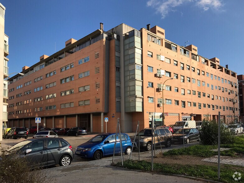 Retail in Madrid, Madrid for lease - Primary Photo - Image 1 of 2