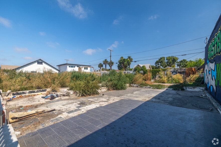 1021-1025 W Florence Ave, Los Angeles, CA for sale - Building Photo - Image 3 of 12