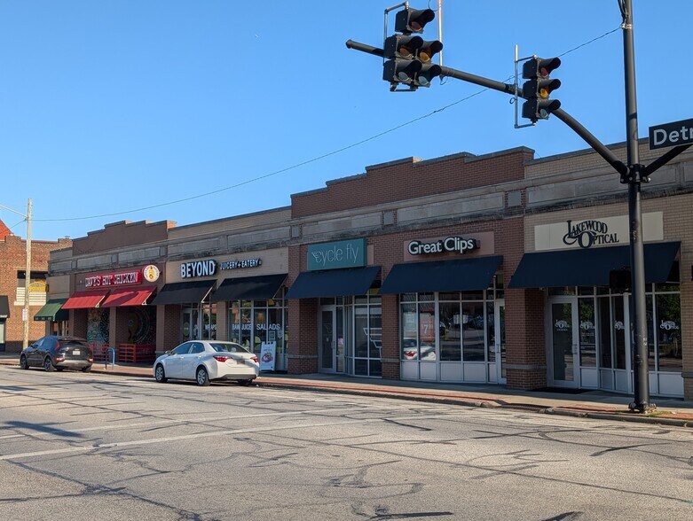 15000 Detroit Ave, Lakewood, OH à vendre - Photo du bâtiment - Image 3 de 6