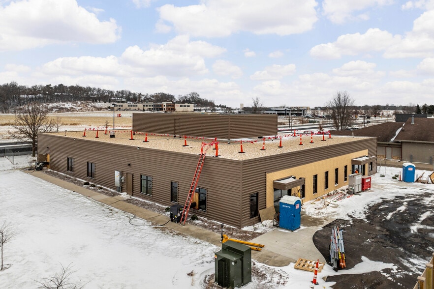 8124 Forsythia Street, Middleton, WI for lease - Construction Photo - Image 1 of 1