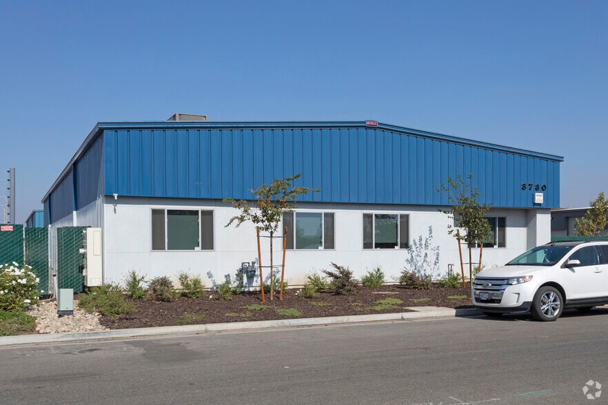 3730 W Swift Ave, Fresno, CA à louer - Photo du bâtiment - Image 3 de 3