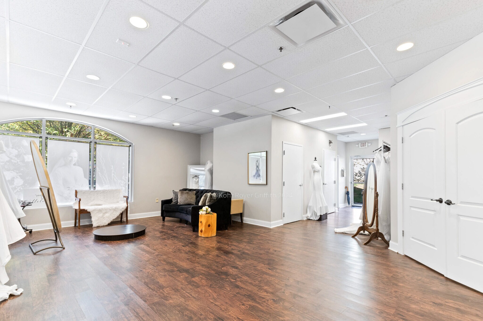 3219-3241 Tremont Rd, Upper Arlington, OH for lease Building Photo- Image 1 of 3