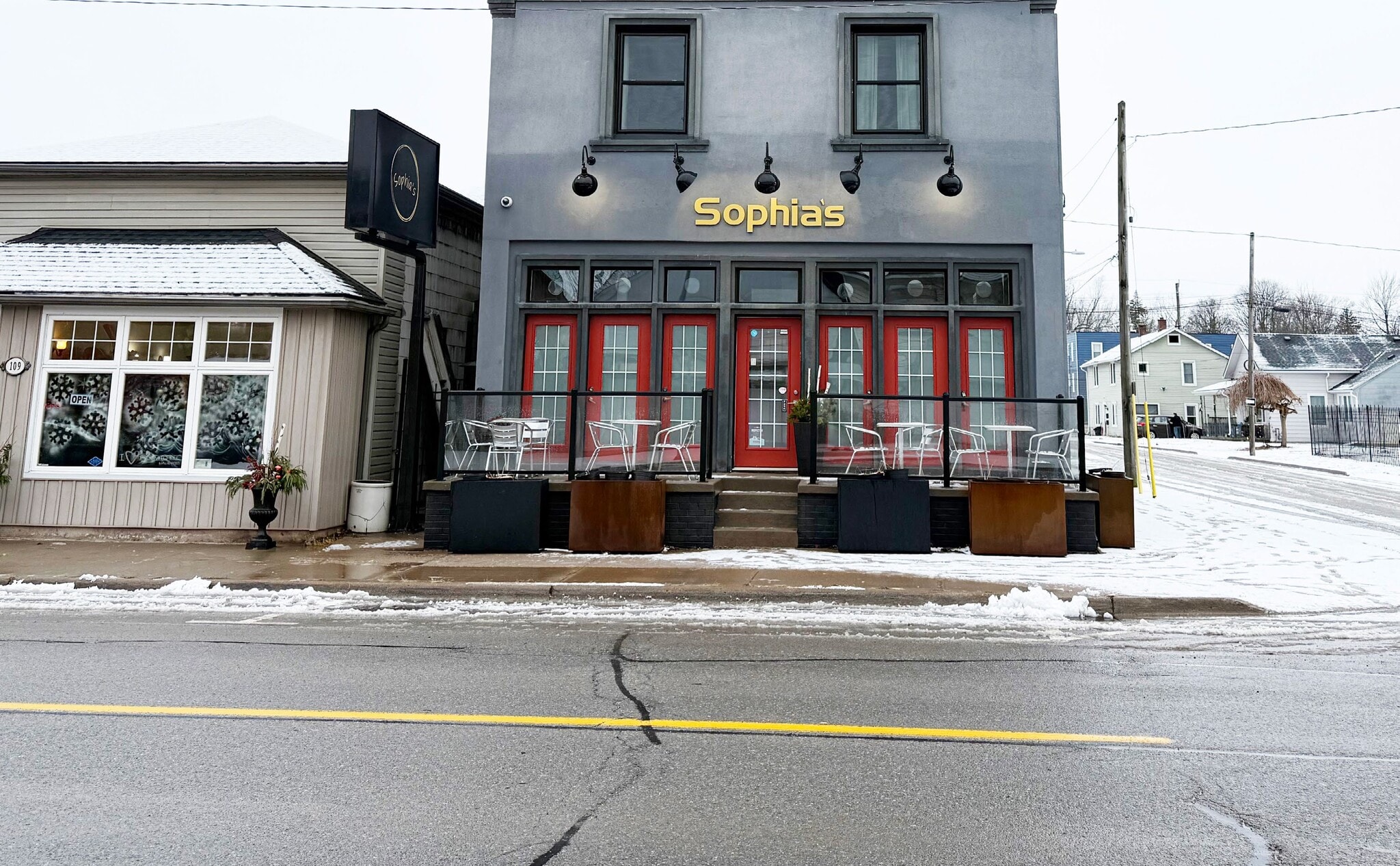 111 Niagara Blvd, Fort Erie, ON for lease Building Photo- Image 1 of 2