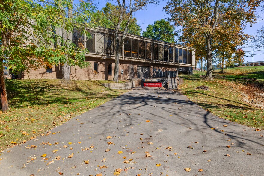 11 Mayview Rd, Bridgeville, PA à vendre - Photo du bâtiment - Image 2 de 59