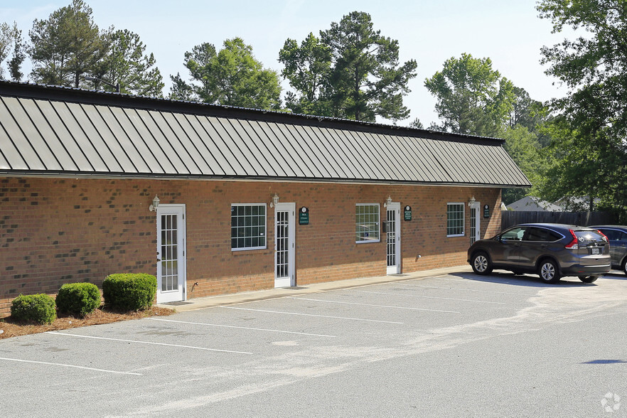 807 S Laurel St, Springfield, GA for lease - Building Photo - Image 2 of 16