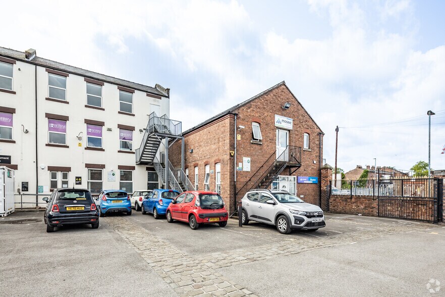 Tanners Ln, Warrington à louer - Photo du bâtiment - Image 3 de 8