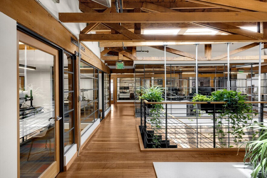 425 E 4th St, Long Beach, CA à vendre - Photo du bâtiment - Image 2 de 22