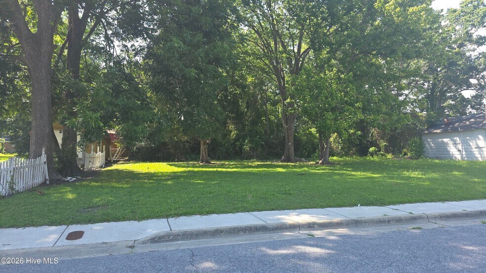 420 Respess st, Washington, NC for sale - Building Photo - Image 2 of 5