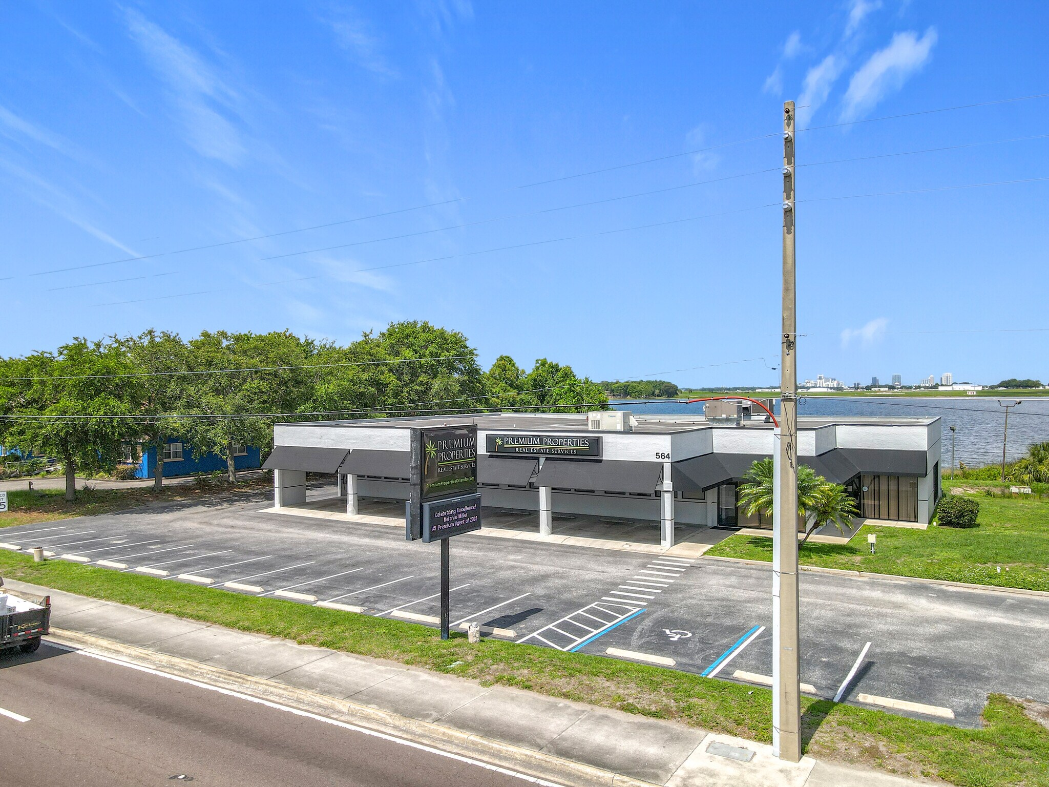 564 N Semoran Blvd, Orlando, FL à vendre Photo du bâtiment- Image 1 de 1