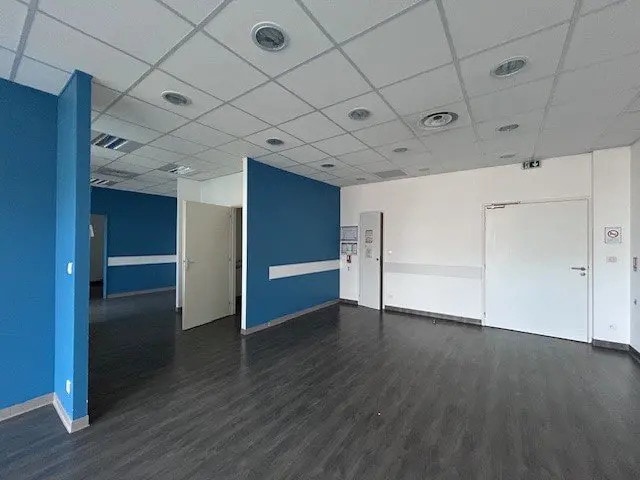 Retail in Chalon-sur-Saône for sale - Interior Photo - Image 2 of 5