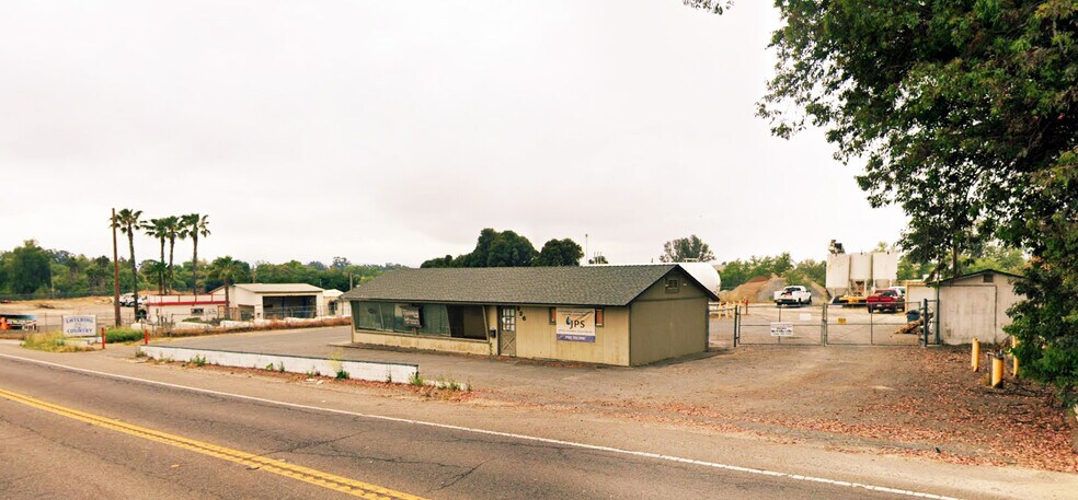 326 Pine St, Ramona, CA for sale - Primary Photo - Image 1 of 1