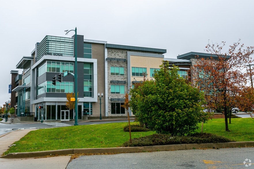 8890 E 116th St, Fishers, IN à louer - Photo du bâtiment - Image 3 de 11