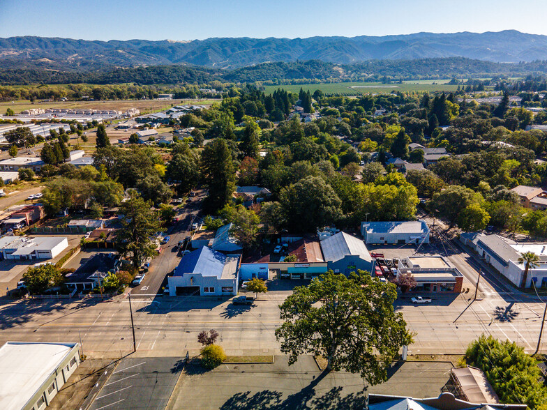 745 N State St, Ukiah, CA à vendre - Photo principale - Image 1 de 1