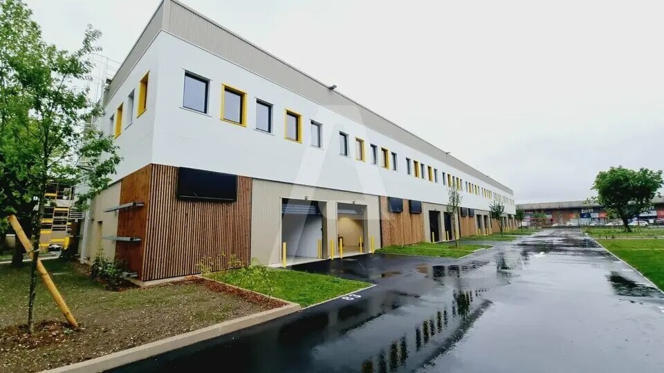 Flex dans Fresnes à louer - Photo du bâtiment - Image 1 de 6