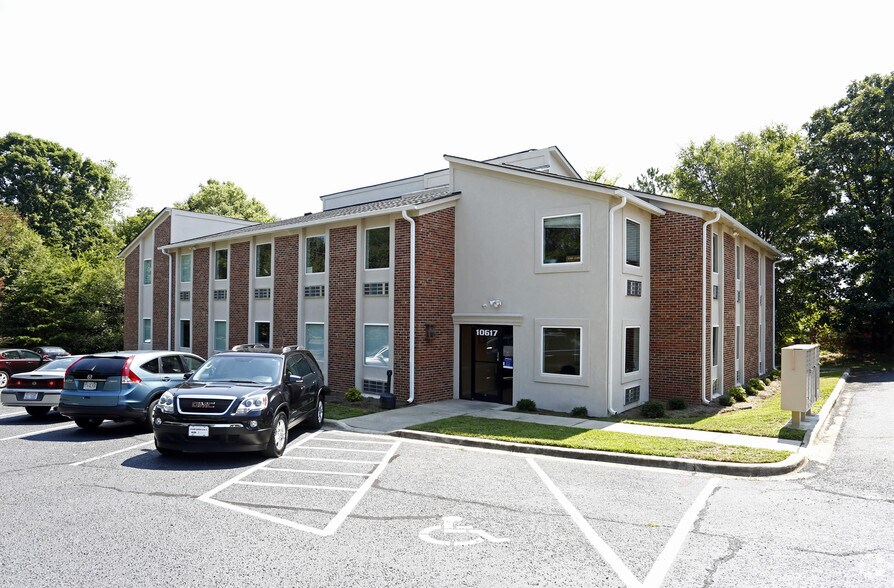 10617 Kettering Dr, Charlotte, NC à louer - Photo principale - Image 1 de 4