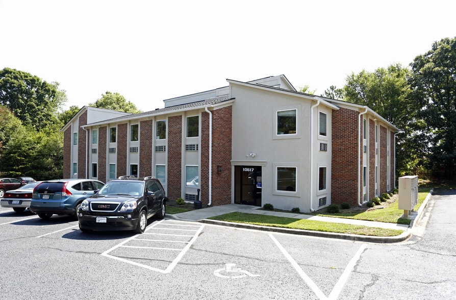 10617 Kettering Dr, Charlotte, NC for lease - Primary Photo - Image 1 of 4