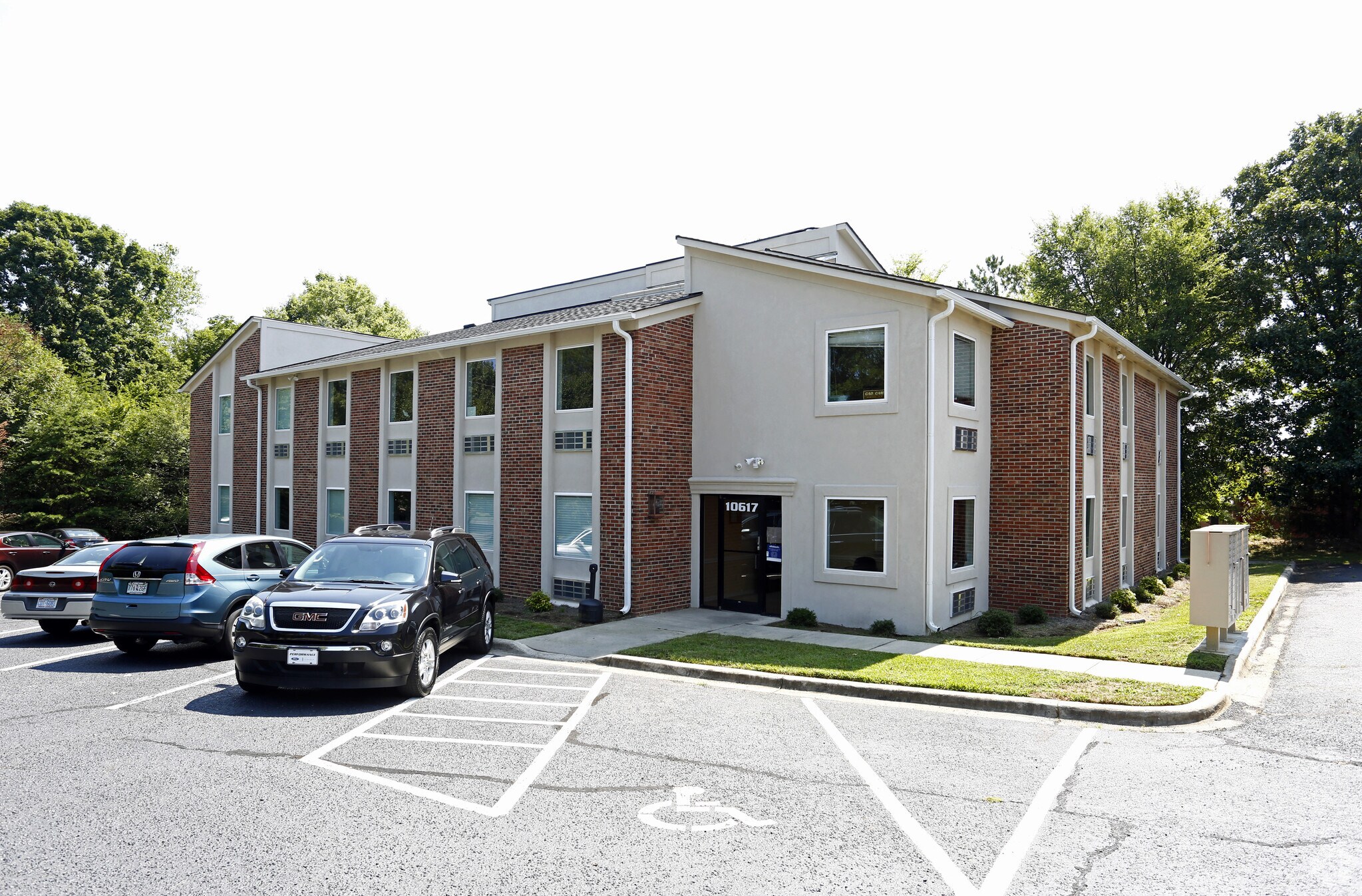 10617 Kettering Dr, Charlotte, NC for lease Primary Photo- Image 1 of 5