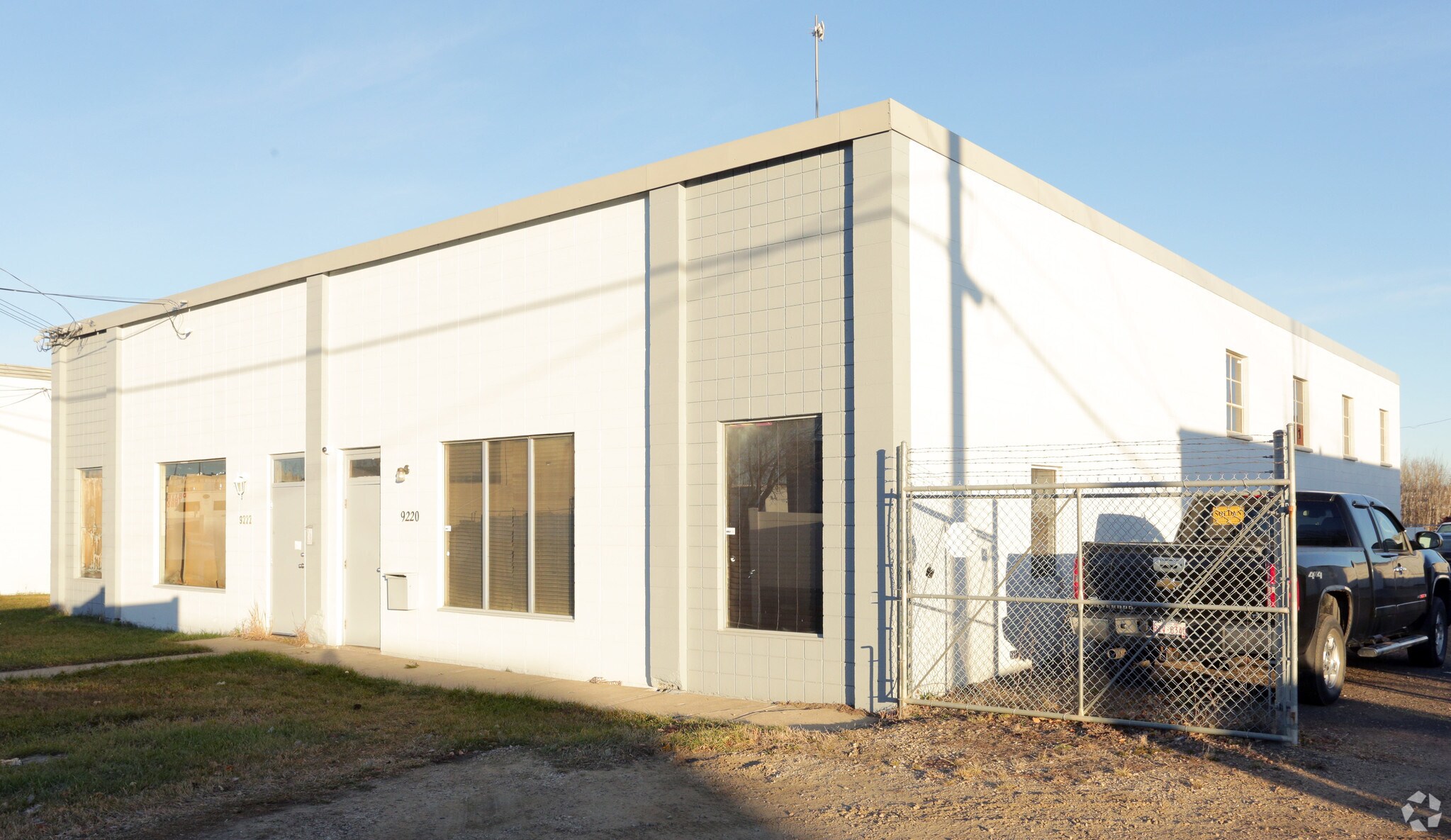 9220 58th Ave NW, Edmonton, AB à vendre Photo principale- Image 1 de 1